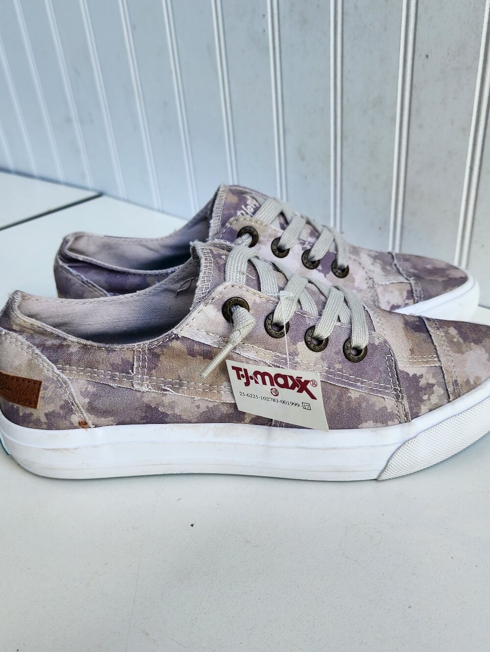 New Blowfish Womens Boat Shoe Tie Dye Pattern Mauve Pure Beige Size 8.5